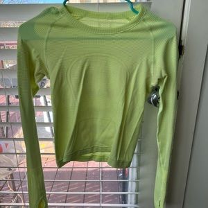 Cropped lululemon top